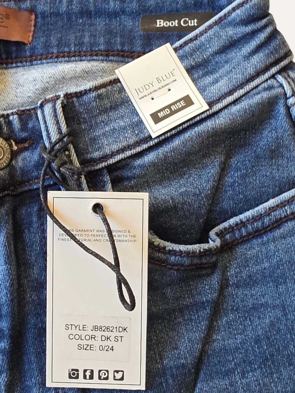 Judy Blue Thermal Bootcut Jeans 0/24 NWT Dark Wash Mid Rise 82621 - Picture 7 of 10